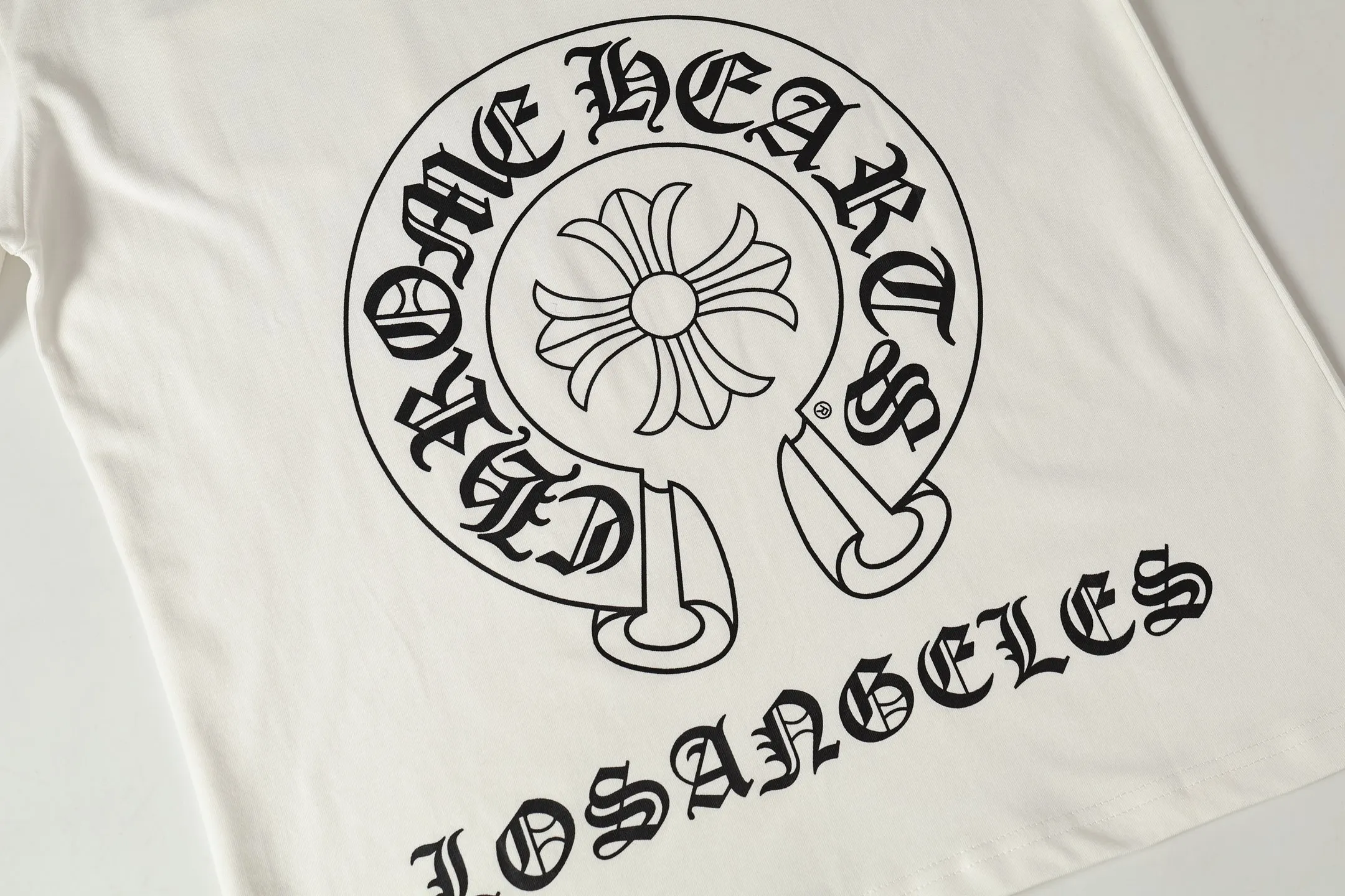P150 -Chrome Hearts/Chrome Hearts basic Sanskrit letter printed short-sleeved T-shirt -High weight, high density and high quality. The wool is soft, delicate and skin-friendly. It feels soft and silky. It has excellent warmth and skin-friendly properties. -Customized weaving and dyeing, no color difference, regardless of fabric or workmanship details. Rolled over the ordinary version on the market -Colour: black white -Size: S M L XL
